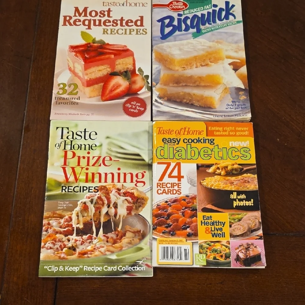 (J40) Taste of Home Cookbook Set (4 Total)
